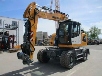 Escavatore gommato LIEBHERR A 916