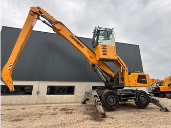 Escavatore per movimentazione LIEBHERR