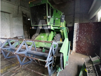 Mietitrebbia per il trasporto di alimenti John Deere 1055: foto 3