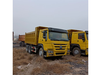 Autocarro ribaltabile SINOTRUK HOWO