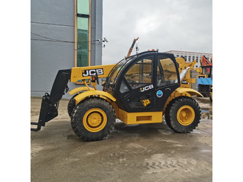 Sollevatore telescopico JCB