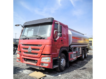 Camion cisterna SINOTRUK HOWO