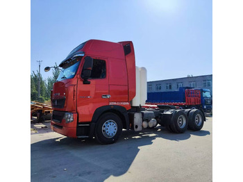 Trattore stradale SINOTRUK HOWO