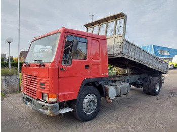 Autocarro ribaltabile VOLVO FL10