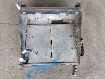 Batteria per Camion Volvo Battery box 21046415: foto 2