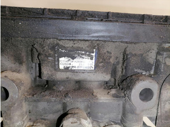 Valvola freno per Camion Volvo Rear axel brake pressure control valve 21114975: foto 5
