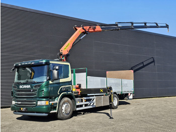 Camion con gru SCANIA P 320