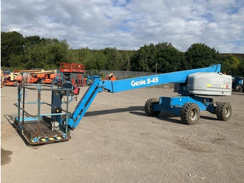 Piattaforma telescopica GENIE S45