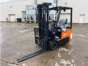 Carrello elevatore elettrico DOOSAN