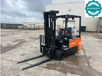 Carrello elevatore elettrico DOOSAN