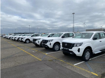 Furgone NISSAN Navara