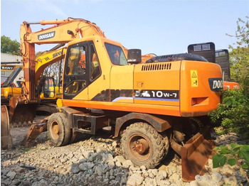Escavatore gommato DOOSAN DH210W-7