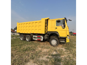 Autocarro ribaltabile SINOTRUK HOWO