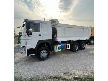 Autocarro ribaltabile SINOTRUK HOWO