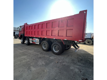 Autocarro ribaltabile Sinotruk HOWO 371 8*4 Dump truck: foto 4