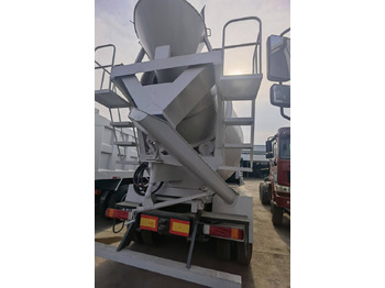 Autobetoniera Sinotruk HOWO 371 Concrete mixer truck: foto 4