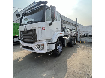 Trattore stradale SINOTRUK HOWO