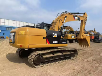 Escavatore cingolato CATERPILLAR 320D2