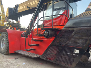 Reach stacker SANY SRSC45C30 45 TON CAPACITY: foto 5 Reach stacker SANY SRSC45C30 45 TON CAPACITY: foto 5