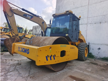 Rullo stradale XCMG XS183J