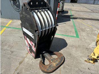 Gru per autocarro LIEBHERR