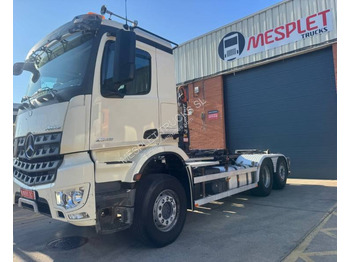Autocarro scarrabile MERCEDES-BENZ Arocs 2548