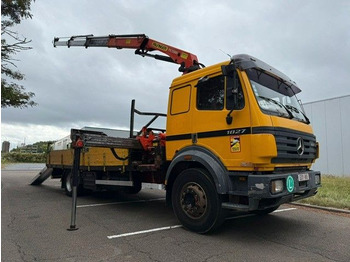 Camion con gru MERCEDES-BENZ