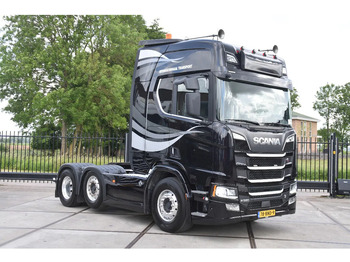 Trattore stradale SCANIA R 520