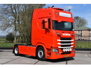 Trattore stradale SCANIA S 450