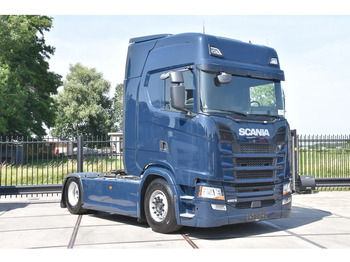 Trattore stradale SCANIA S 450