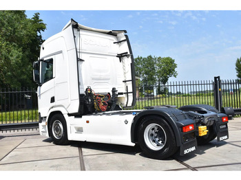 Trattore stradale Scania R520 V8 NGS 4x2 - RETARDER - 523 TKM - PARK. AIRCO - ACC - NAVI - 2 x FUEL TANKS - LED LIGHTS -: foto 3