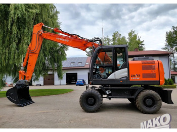 Escavatore gommato HITACHI