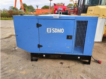 Gruppo elettrogeno SDMO J 44 K 44kva 64 A 35 kw generator aggregaat silent: foto 2