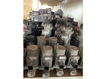 Valvola freno per Camion WABCO 1867002   DAF XF 106 truck: foto 4