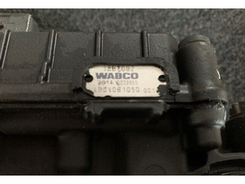 Valvola freno per Camion WABCO 1867002   DAF XF 106 truck: foto 3