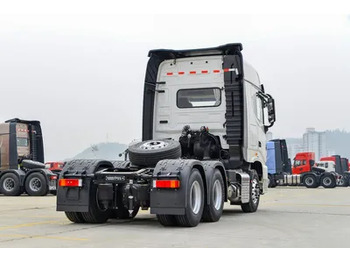 Trattore stradale