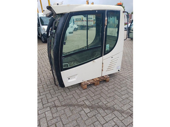 Cabina e interni LIEBHERR