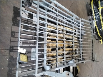 Cabina e interni LIEBHERR