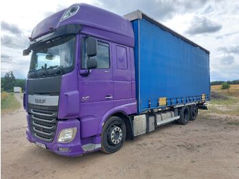 Camion centinato DAF XF 106