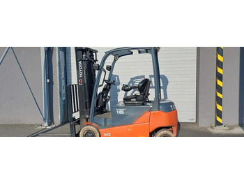 Carrello elevatore elettrico TOYOTA