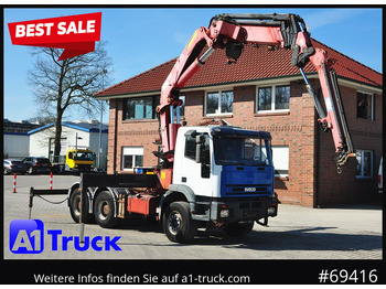Camion con gru IVECO