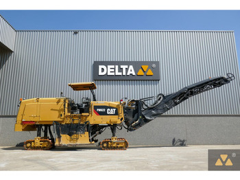 Asfaltatrice CATERPILLAR