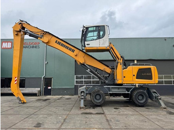 Escavatore per movimentazione LIEBHERR LH 40 M