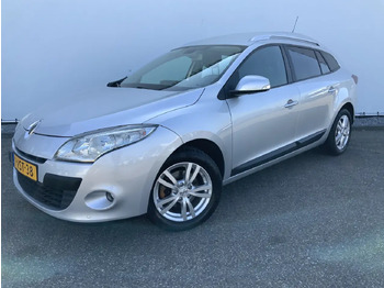 Autovettura RENAULT