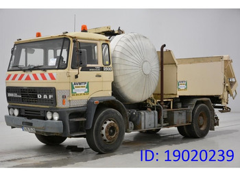 Autocarro ribaltabile DAF