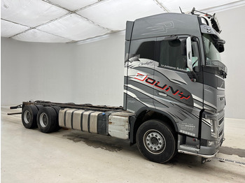Foto d'interni 1: Autocarro telaio Volvo FH 750 - 6x4