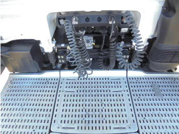 Trattore stradale DAF XF 440 125XDAF 106 TRACTOR HEAD IN STOCK: foto 5 Trattore stradale DAF XF 440 125XDAF 106 TRACTOR HEAD IN STOCK: foto 5