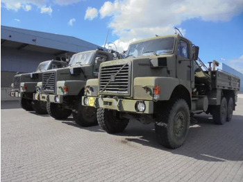 Autocarro con pianale/ Cassone fisso VOLVO N10