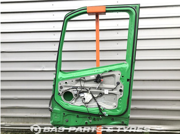 Porta e ricambi per Camion Volvo FH4: foto 2 Porta e ricambi per Camion Volvo FH4: foto 2