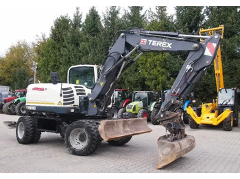 Escavatore gommato TEREX